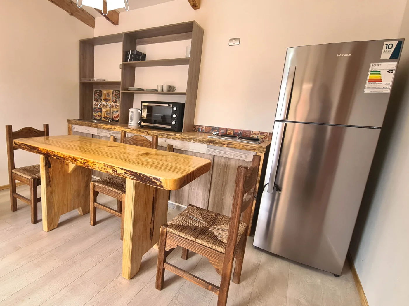 Cocina equipada de una cabaña Alto Maquehue