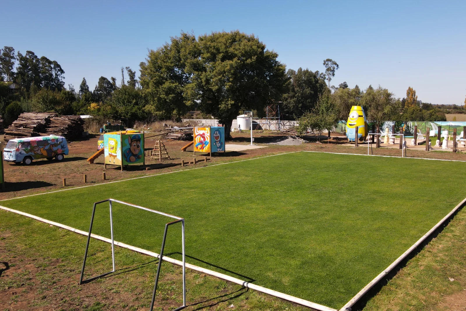 Cancha de fútbol de Cabañas Alto Maquehue cerca de Temuco